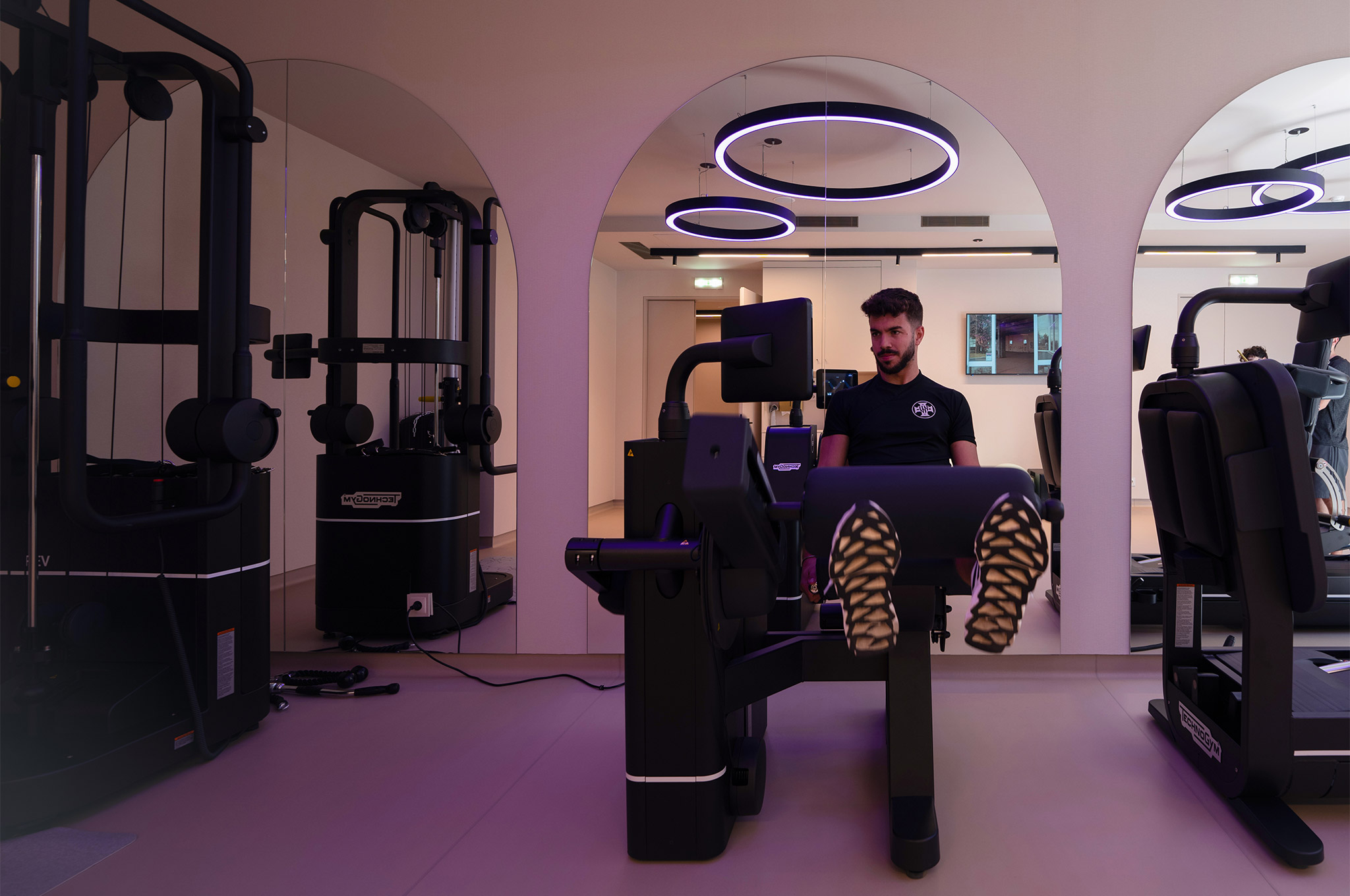 Fotografia da clínica Madrialli: Espaço e Equipamentos do Ginásio