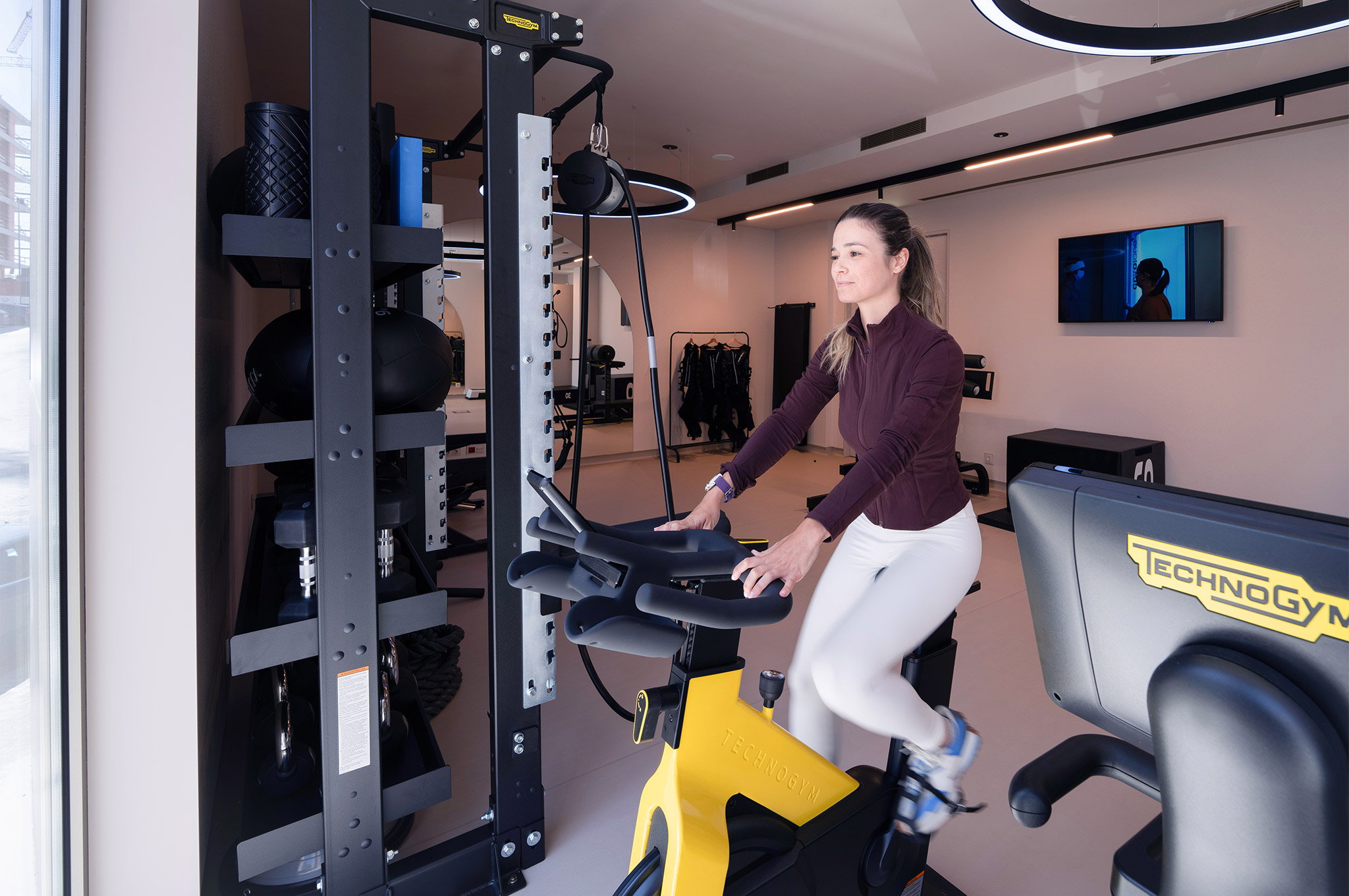 Fotografia da clínica Madrialli: Espaço e Equipamentos do Ginásio