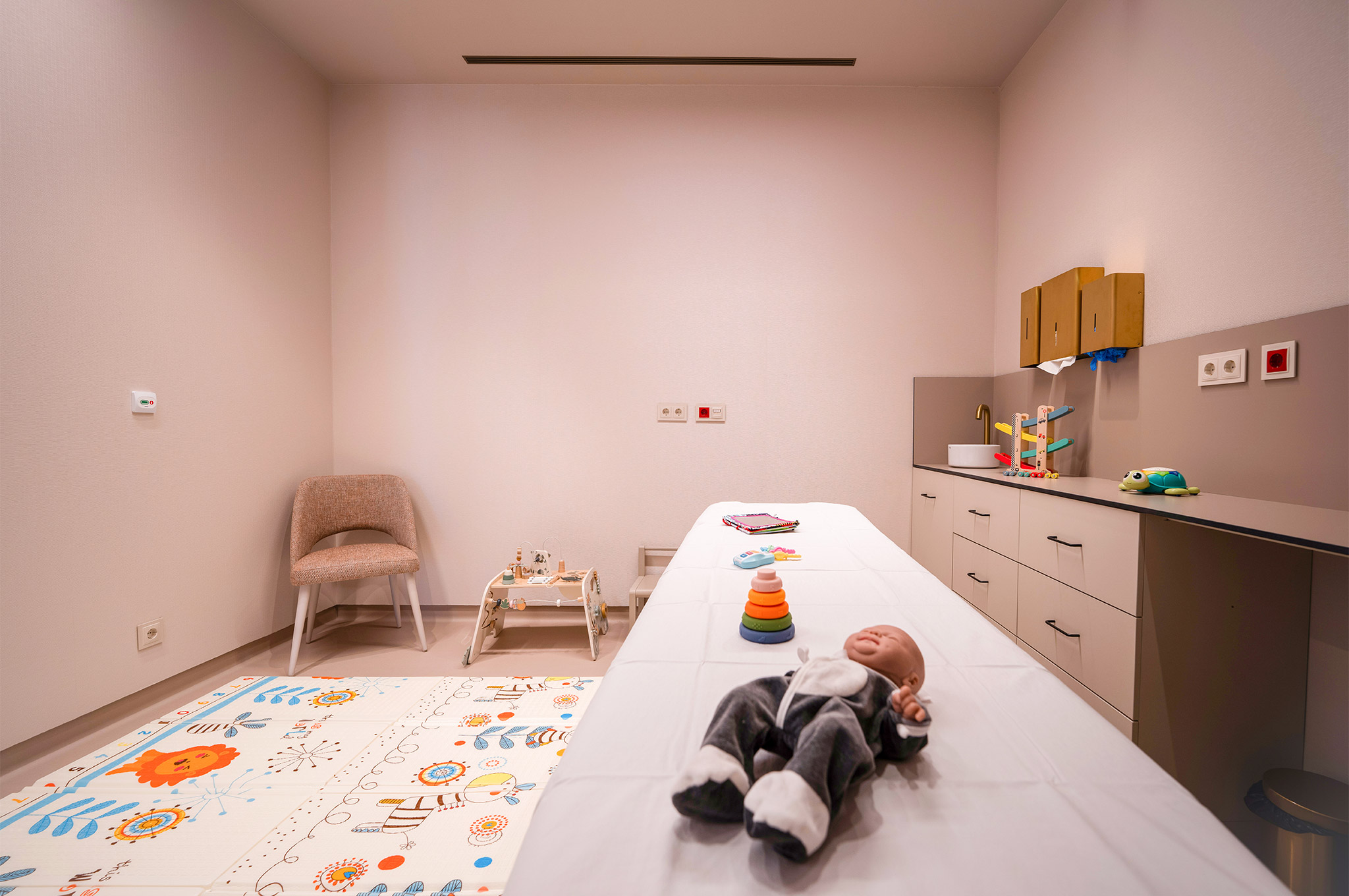 Fotografia da clínica Madrialli: Sala de Terapia Pediátrica